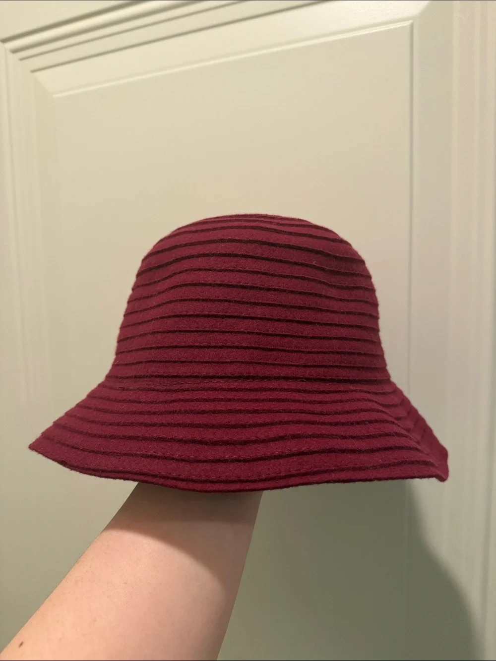 🍂 Liz Claiborne 100% Wool Burgundy Bucket Hat